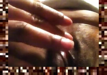 Amateur ebony chick fingers her pussy in hardcore solo clip