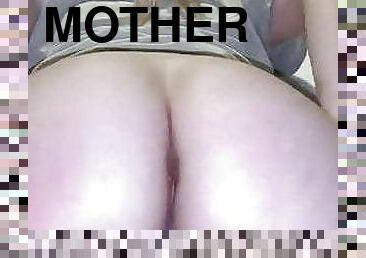 Big Booty Single Mother 