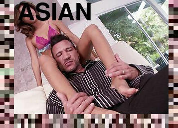 Scrumptious Alina Li Shares a Foot Fetish With A Naughty Guy