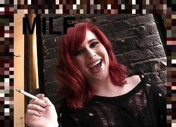 Redhead milf Sadie Kennedy shows her juicy cunt in solo clip