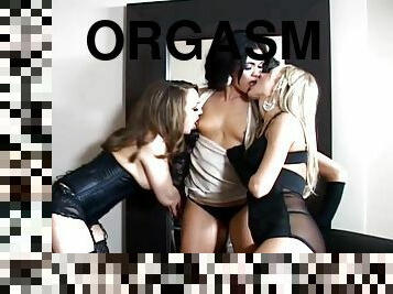 Three sexy babes get multiple orgasms in amazing lesbian scene