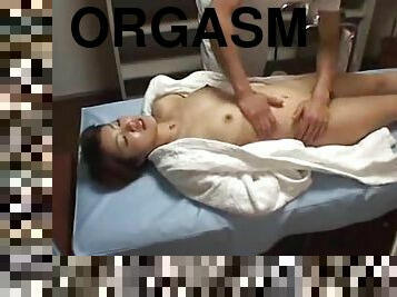 The orgasm caused by the massage is tapped on a spycam