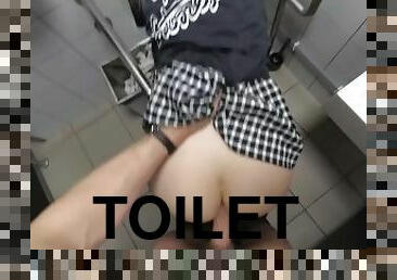 hundestilling, offentlig, amatør, pikslikkeri, upskirt, synsvinkel, blond, toilet, lille, hårdhændet