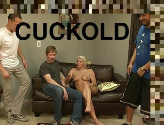 Cuckolding blonde bitch gets fucked hardcore by three dudes