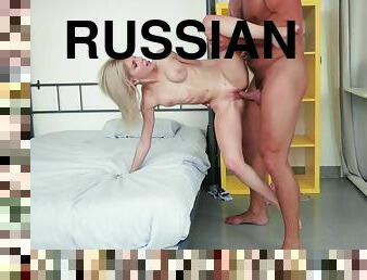 rus, kocaman-yarak, genç, mastürbasyon, penisin-gırtlağa-kadar-alınması, sarışın, kahpe