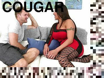 Tattooed Cougar With Big Tits Enjoying Her Sex Hole Being Fingered