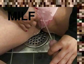 levrette, énorme, pisser, chatte-pussy, amateur, ejaculation-sur-le-corps, milf, branlette, point-de-vue, culotte