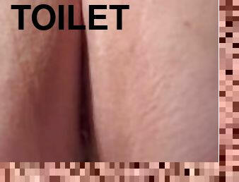 See my big ass and pussy lips up close, while I pee