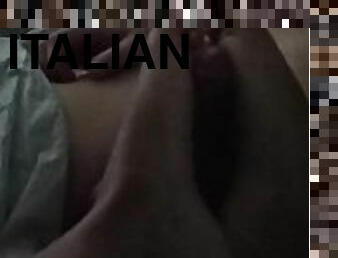 Footjob al mio ragazzo .... Lo riprendo di nascosto