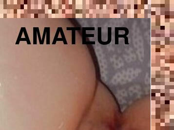 Squirting orgams d'une petite étudiante française