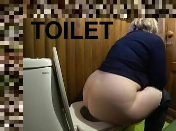 Pissing in the toilet Mature BBW MILF.