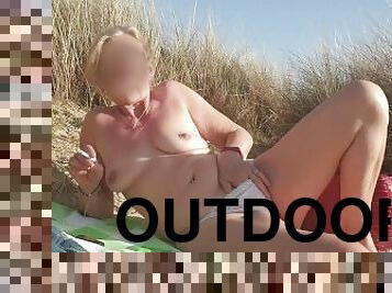 Outdoors Beach Pussy Play - Smoking and Playing - Public Amateur British MILF - Quickie