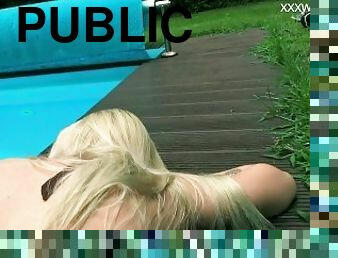 masturbation, public, babes, ados, pornstar, blonde, piscine, fétiche, petits-seins, sous-leau