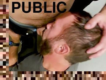 publik, amatör, avsugning, cumshot, hardcore, gay, par, ansiktssprut, toalett, holländsk