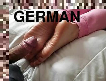 amateur, allemand, pieds, ejaculation, branlette-avec-les-pieds, réalité