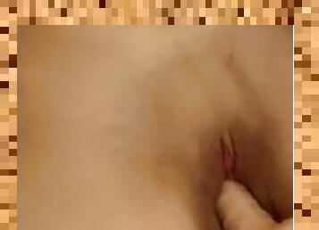 masturbation, amateur, jouet, salope, point-de-vue, gode, coquine, solo, brunette, petits-seins