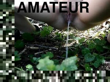 pisser, amateur, ados, couple, blonde, solo, forêt