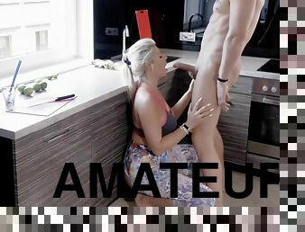 Amateurporn Hot Blonde Anal Cum Ripped Yoga Pants Part1