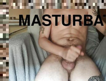 Masturbándome en casa