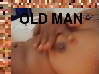 Old Man licks pussy so good