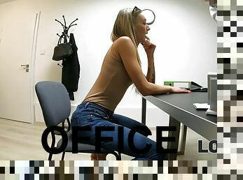 bureau-office, hardcore, européenne, blonde, euro, hongrois, réalité, tatouage, jambes