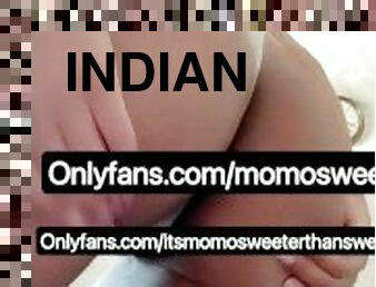INDIAN SLUT LOVES TO WORSHIP COCK