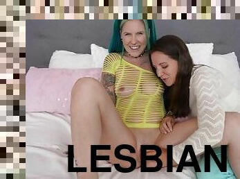 orgasm, lesbiana, jucarie, sarutand, plasa-de-peste, interviu, tatuaj