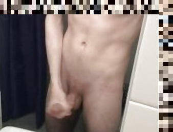 Hot Twink Jerks Big Dick