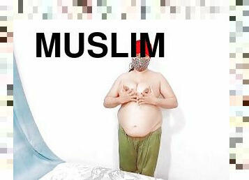 Beautiful Muslim Hijab Girl Showing Boobs and Pussy in Niqab
