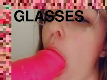 cul, lunettes, masturbation, amateur, fellation, jouet, blonde, gode, fétiche, solo