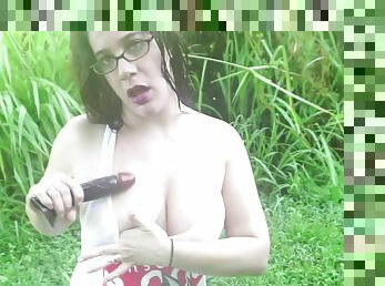 Dirty White Slut Gets Hosed Down & Uses Bbc Dildo In Her Backyard