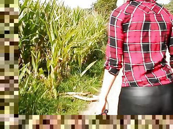 Lara CumKitten - Two horny cobs in the corn field