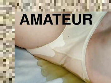 gros-nichons, masturbation, pisser, giclée, amateur, culotte, britannique, fétiche, humide