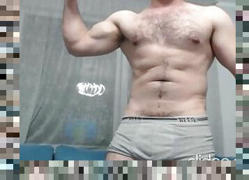 Hairy Turkish stud flexing and bulging