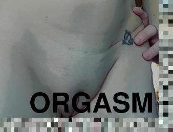 orgasme, pussy, squirt, amatør, leke, truser, piercet, fetisj, våt, tattoo