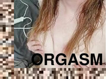 masturbation, orgasme, amateur, jouet, rousse, ejaculation, solo, petits-seins