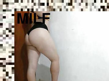 Milf- Estou aqui amor para te dar o parabns