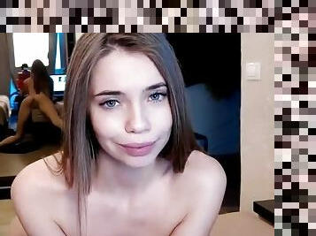 cute 18yo girl having fun on webcam and loves masturbating