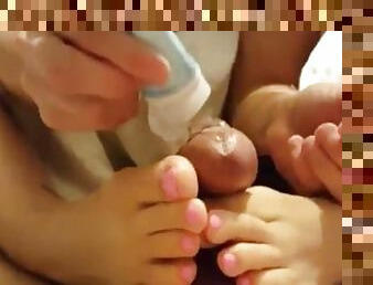 Hot Footjob mommy friend