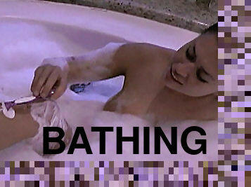 Eva Angelina shaves in bathtub