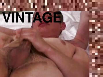 ejaculation-sur-le-corps, énorme-bite, gay, vintage, rétro, pute, webcam, minet, tatouage, bite