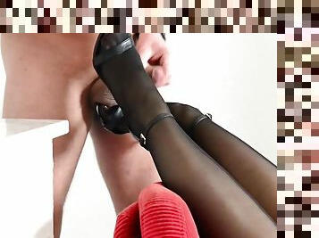 Guy Maturating On Heels And Stockings