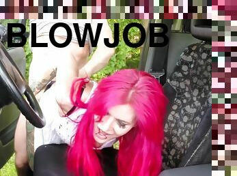 Pink-haired bitch gets eaten out and shagged in the car
