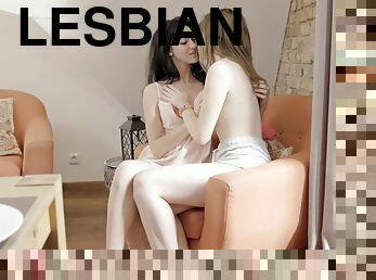 כוס-pussy, לסבית-lesbian, נוער, לעשות-עם-האצבע, נשיקות, טבעי