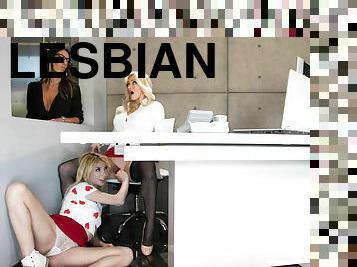 Lesbian boss having 3some sex in office