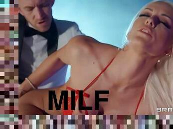 Porn star Blanche Bradburry returns with a new anal sex scene