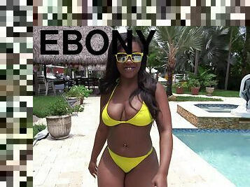 Chubby ebony neighbor Nina Rotti drops her bikini for the camera