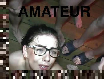 lunettes, fête, amateur, hardcore, allemand, gangbang, ejaculation-interne, sexe-de-groupe, salope, ejaculation