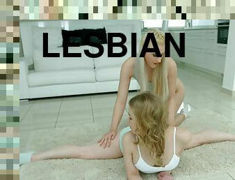 Flexible lesbo Alexa Sexy enjoys while Diane Chrystall is fingering her