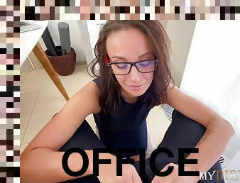 Chick has hardcore anal sex in her office and gets a facial